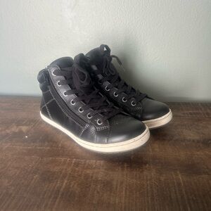 Taos women's black high tops size 7